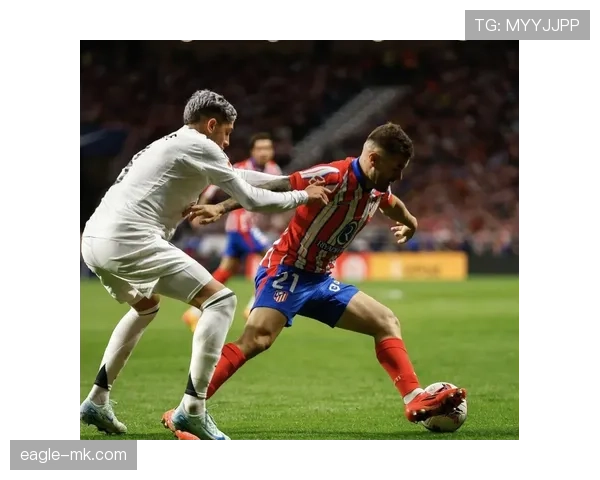 西蒙尼战术革新显成效,球队防守稳固反击高效状态回升 西蒙尼战术革新显成效,球队防守稳固反击高效状态回升