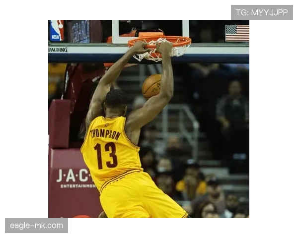 比尔·沃顿通过高效无球跑动提升球队内线进攻多样性