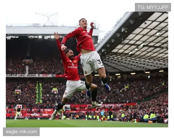 曼联重建进程存疑，阵容补强未解根本问题，赛季表现持续承压